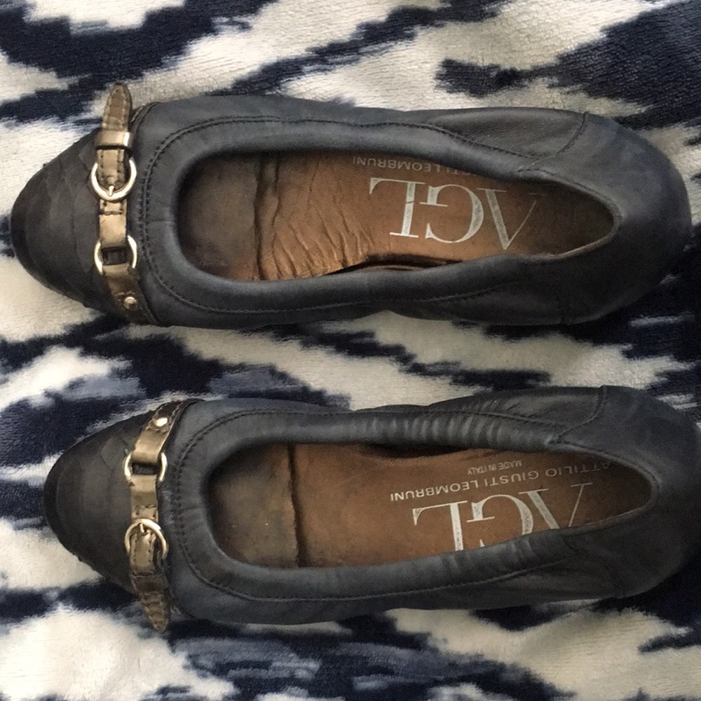 One pair of attilio giusti leombruni shoes  used